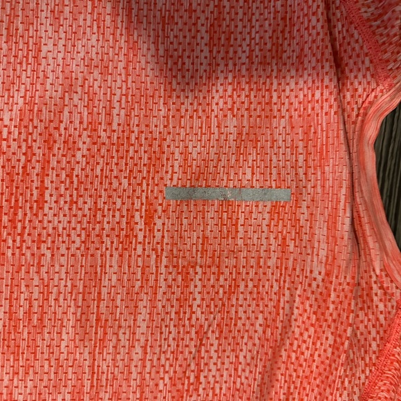 Nike Dri-fit Running Gym Active Workout T Shirt EUC - Picture 6 of 6